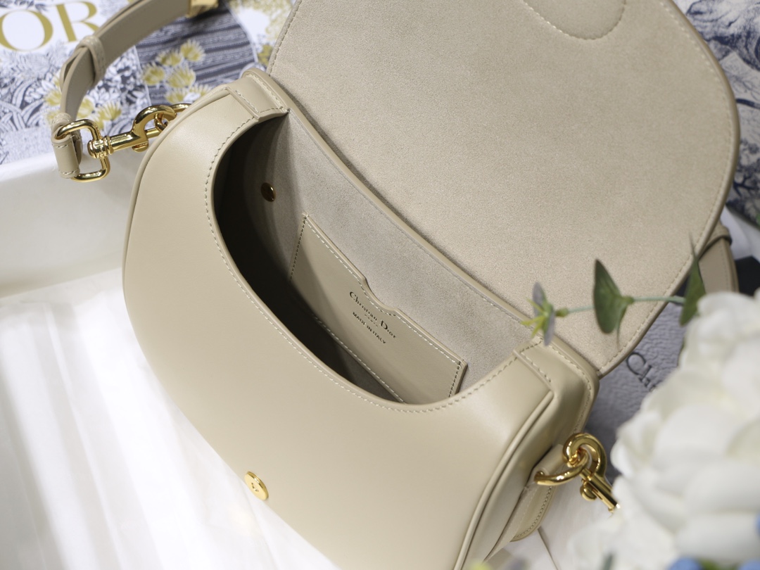 Dior Medium Bobby Bag in Apricot Leather - Image 10