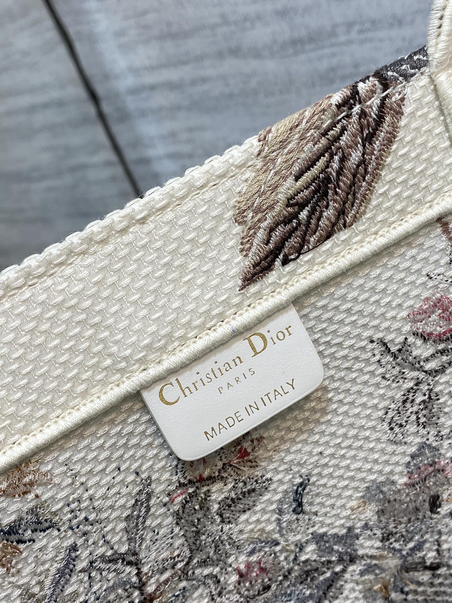 Dior Large Winter Garden Tote Bag - Image 10