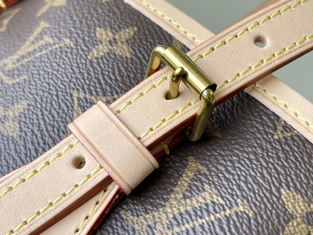 Louis Vuitton Large Bucket Bag - Image 7