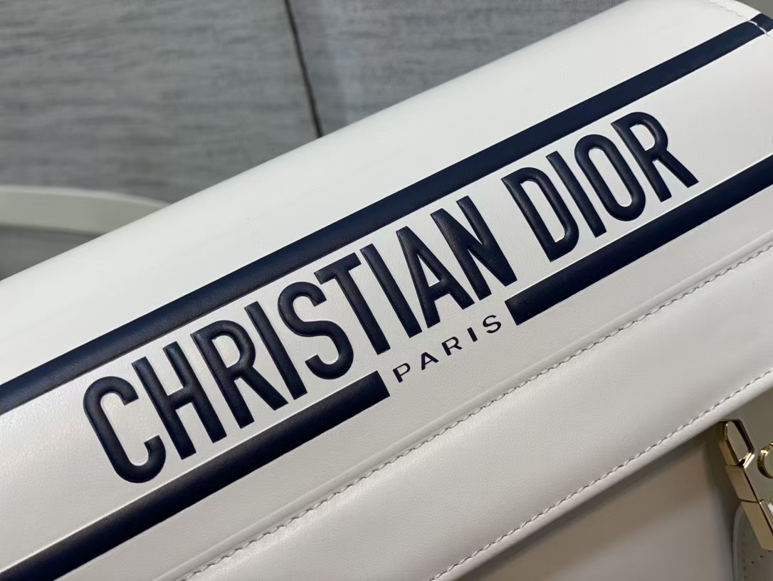 Dior Messenger Bag in White - Image 10