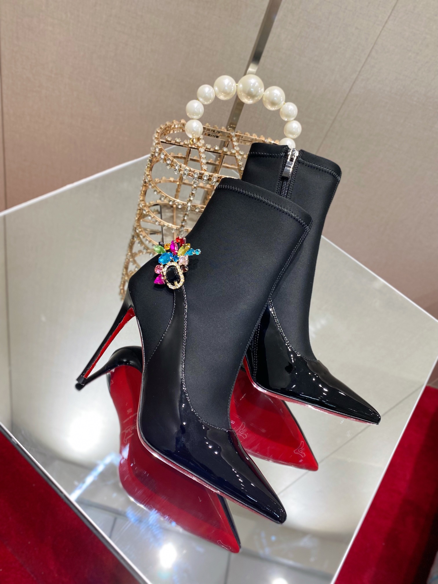 db9bf2_0e3c2411d0844bc88db47dc7bf2d2cdamv2.jpg Louboutin - Image 1