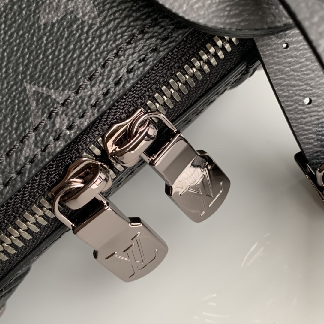 Louis Vuitton Keepal Travel Bag - Image 9