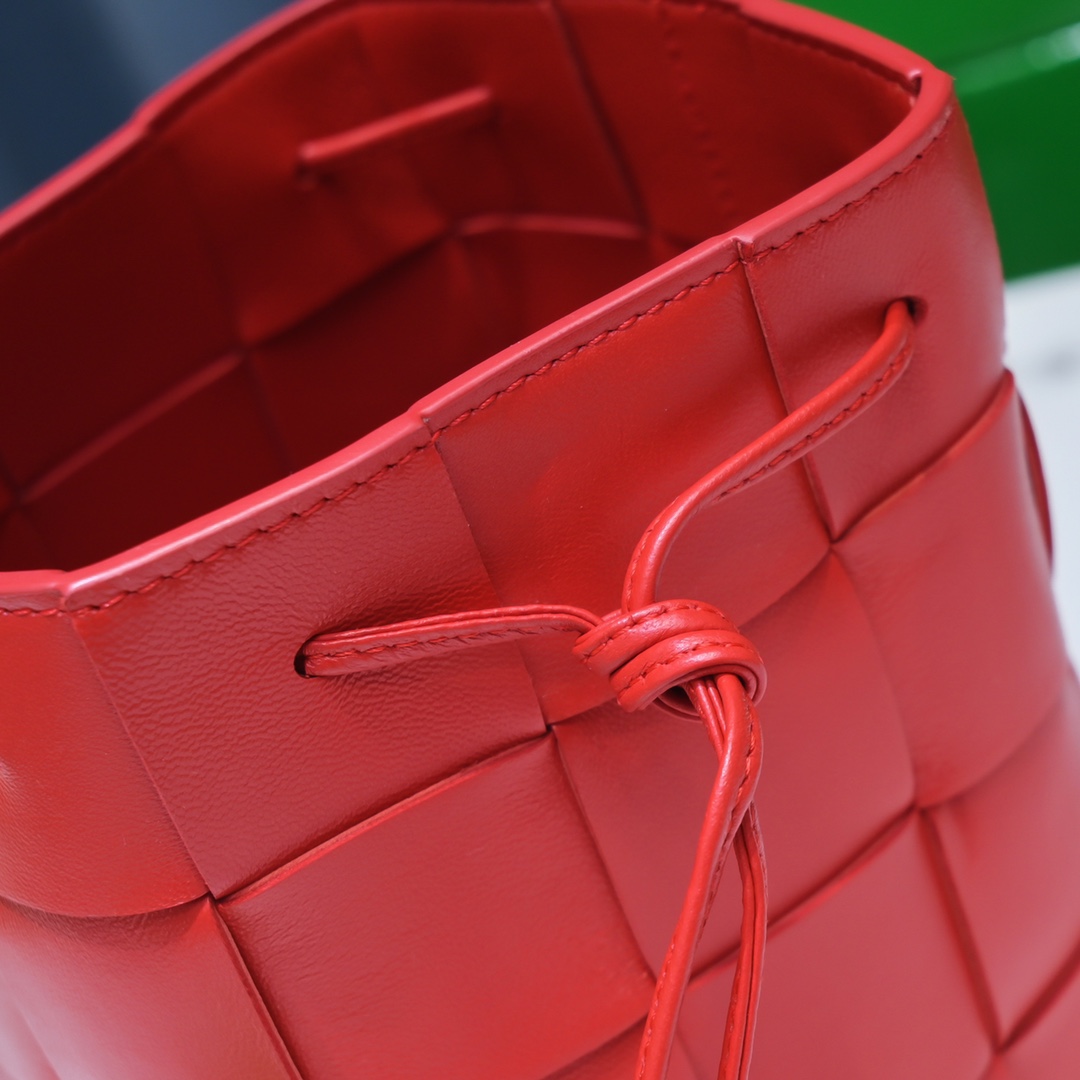 Bottega Veneta Braided Small Bucket Bag in Red - Image 7