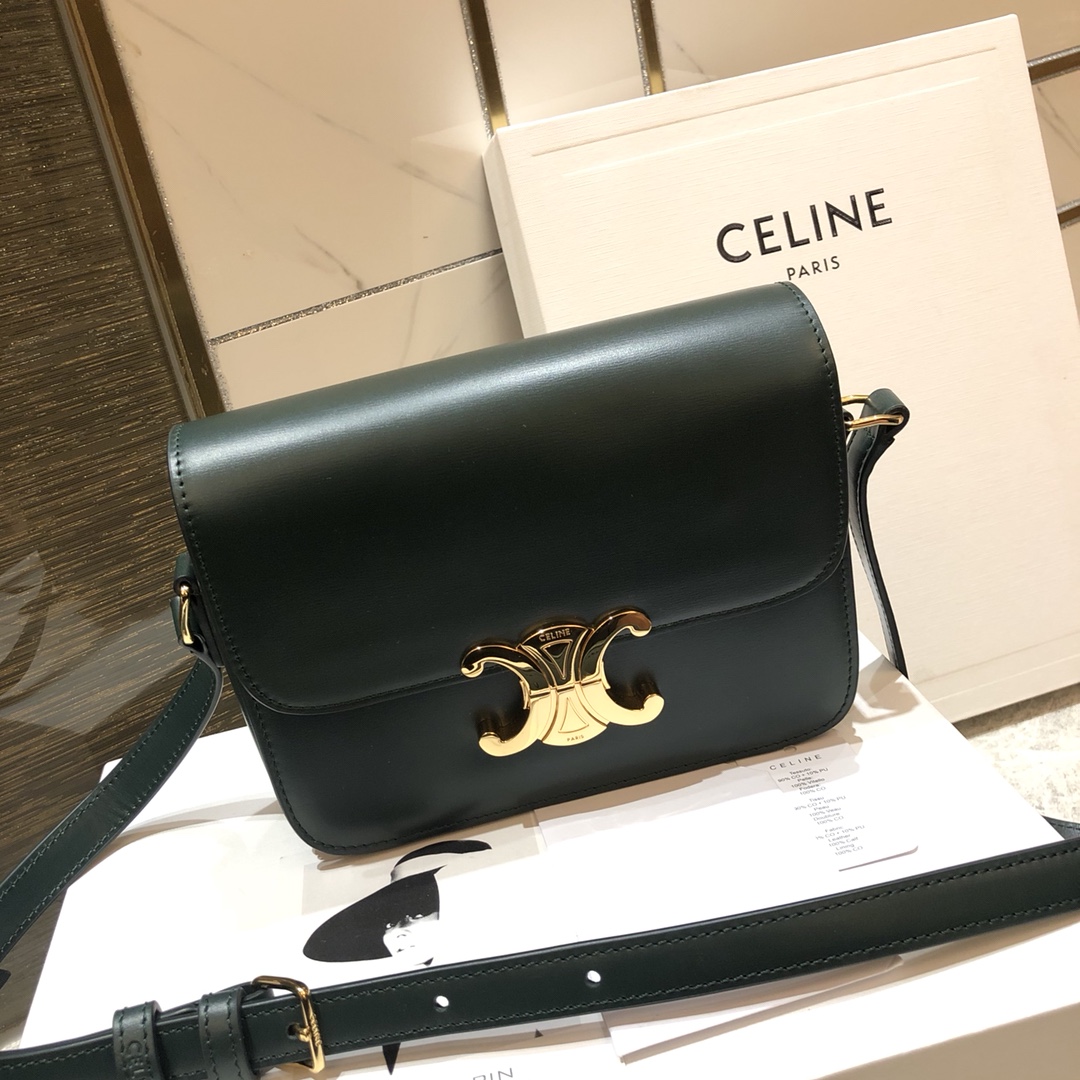 db9bf2_12df1d3322404b3db1b3d28f1b26c54emv2.jpg Celine Arc de Triomphe Double C Buckle Leather 18 Bag - Image 1