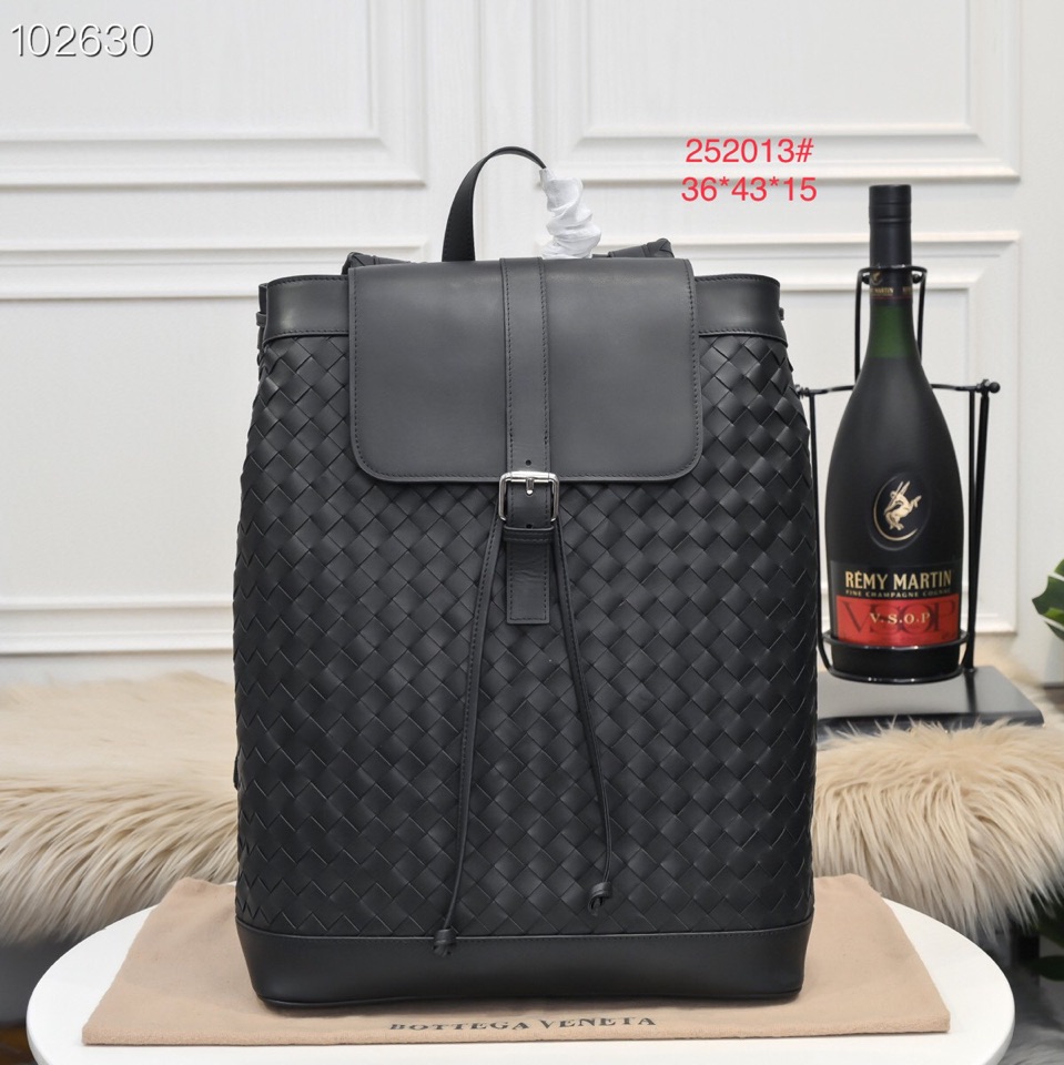 db9bf2_1543762e2c1e461dbf9b7b69f566771amv2.jpg Bottega Veneta Backpack - Image 1