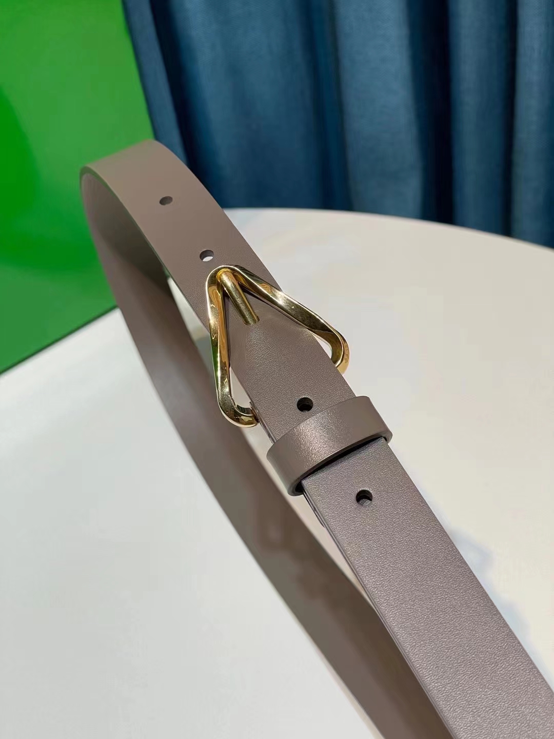 db9bf2_15823695d159471e81bf1049cfe14d1amv2.jpg Bottega Veneta Triangular Buckle Leather Belt - Image 1