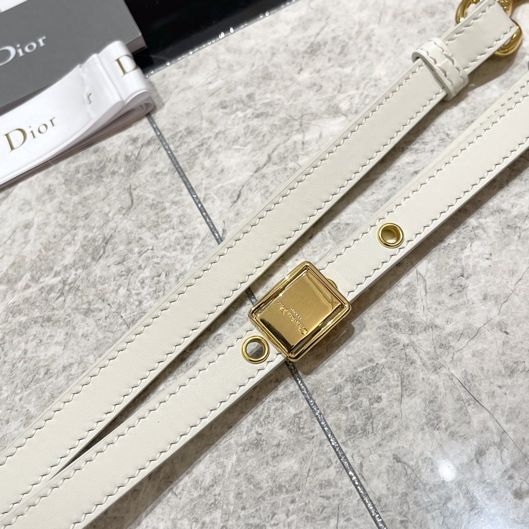 Dior Bobby Underarm 21 Bag in Milky White - Image 10
