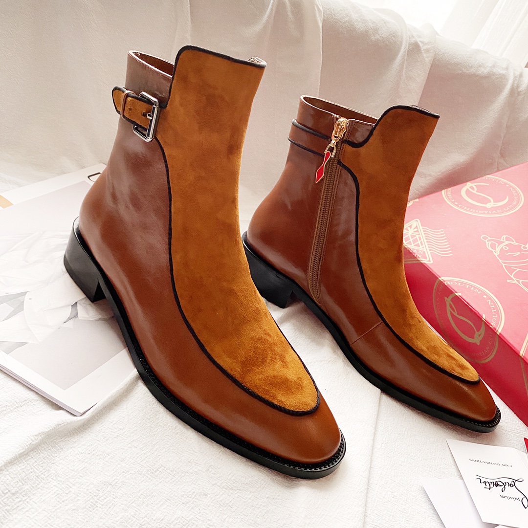 db9bf2_162d7b5239534ac9bf610a035504650emv2.jpg Louboutin - Image 1