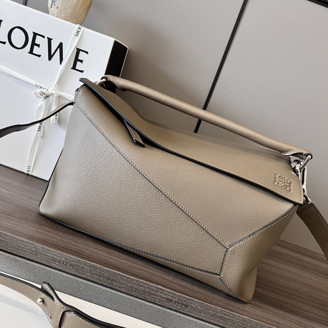 Loewe Bag - Image 3
