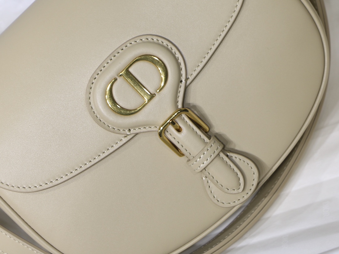 Dior Medium Bobby Bag in Apricot Leather - Image 4