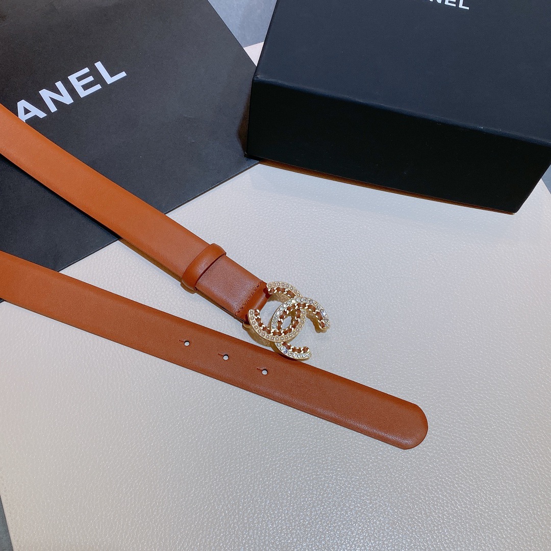 db9bf2_1bda213f974645eb87a1155239e7af56mv2.jpg Chanel CC Buckle Leather Belt - Image 1