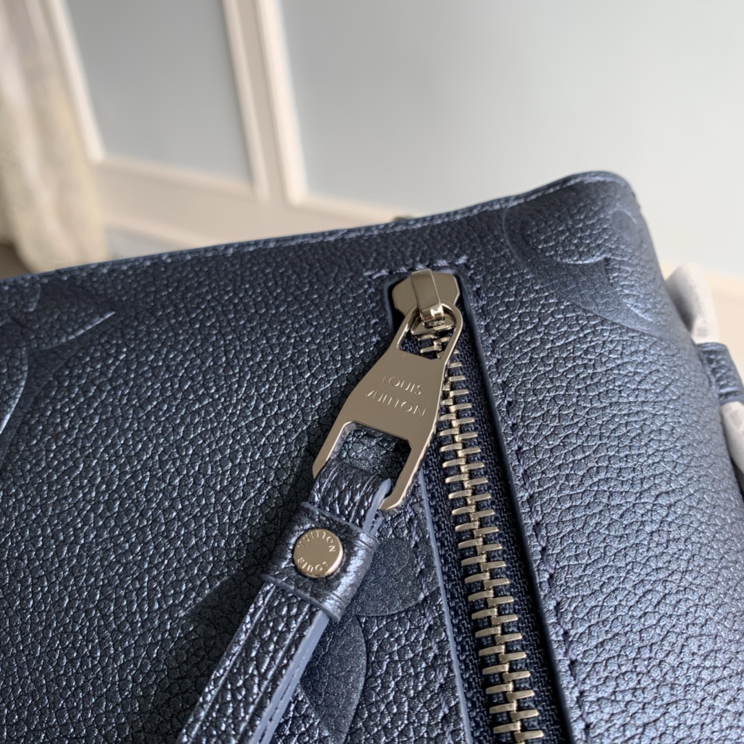 Louis Vuitton Pochette Metis Bag in Blue - Image 6
