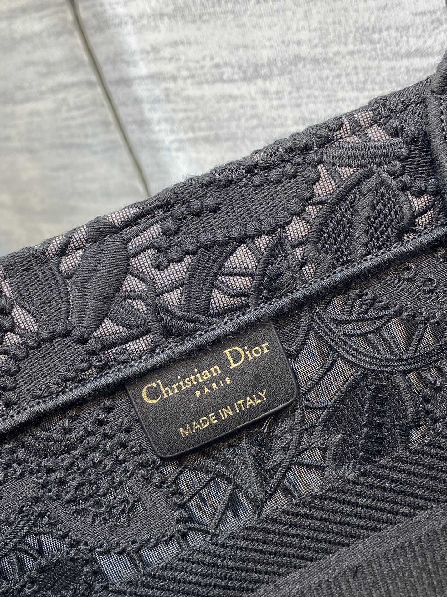 Dior Small Tote Bag in Black - Image 8