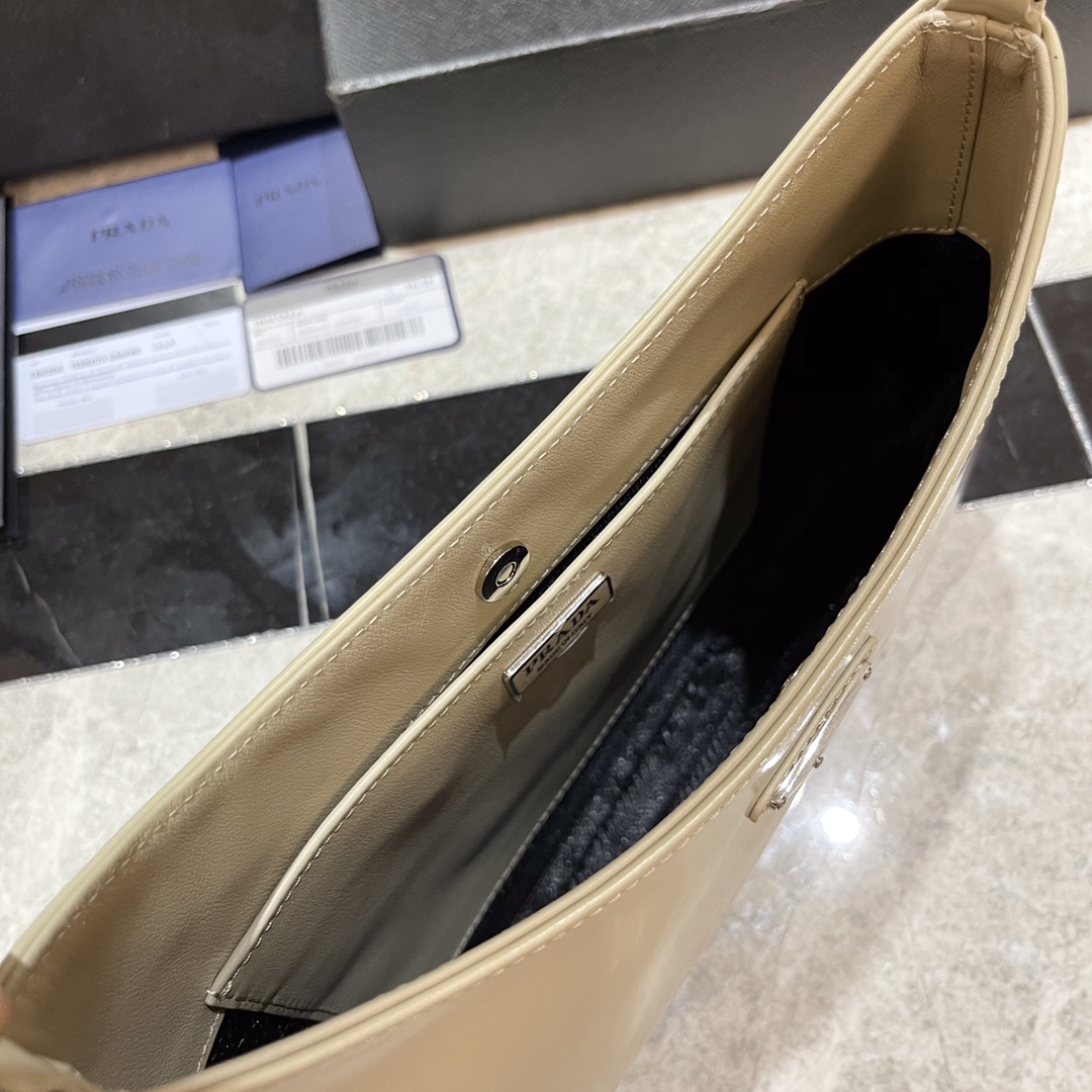 Prada Bags - Image 9