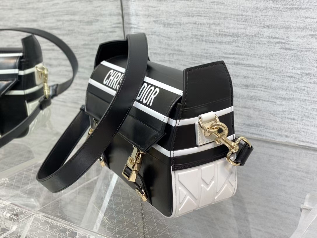 Dior Messenger Bag in Black - Image 5