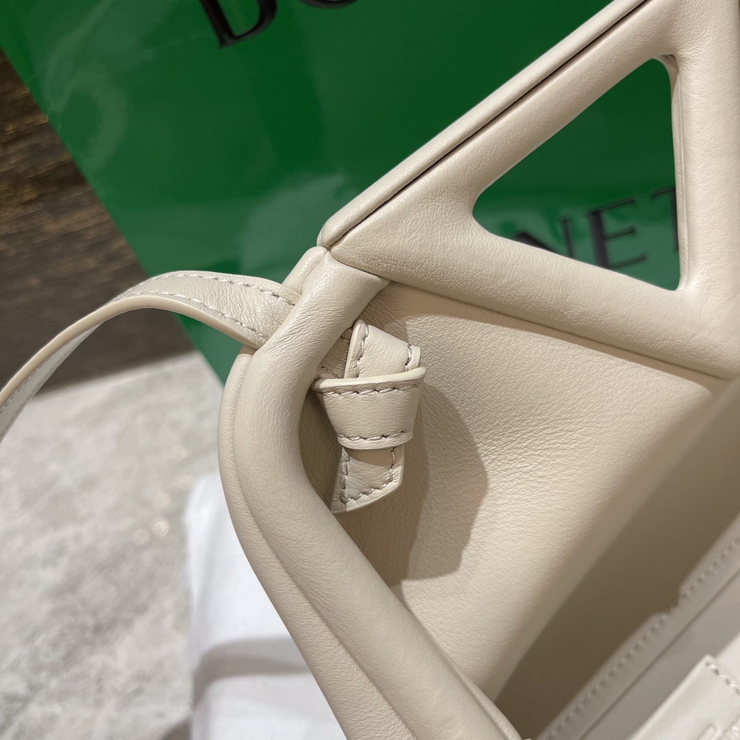 Bottega Veneta Bag - Image 5