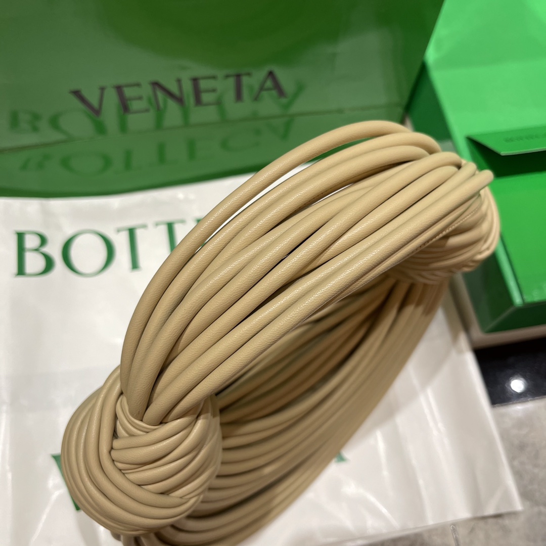 Bottega Veneta Bag - Image 8