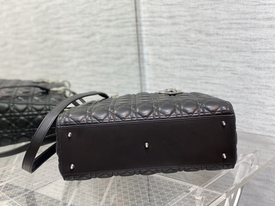 Lady Dior Large Bag in Black Sheepskin - Image 5