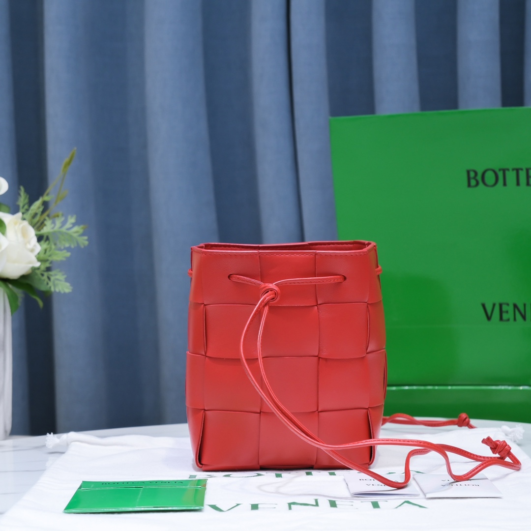 Bottega Veneta Braided Small Bucket Bag in Red - Image 3