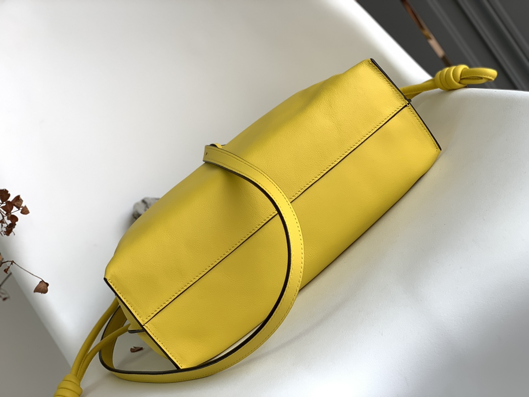 Loewe Large Flamenco Bag in Yellow Calfskin - Image 6