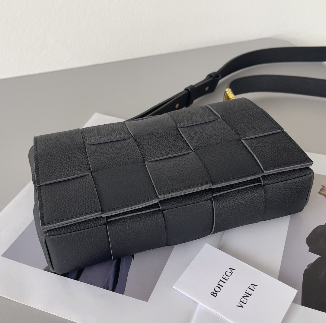 Bottega Veneta Bag - Image 3