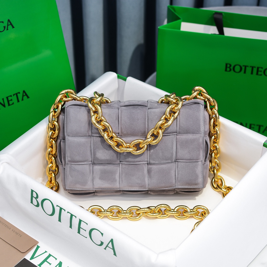 db9bf2_2d4ce586f68e43c6a1867994d9dd6358mv2.jpg Bottega Veneta Shoes - Image 1