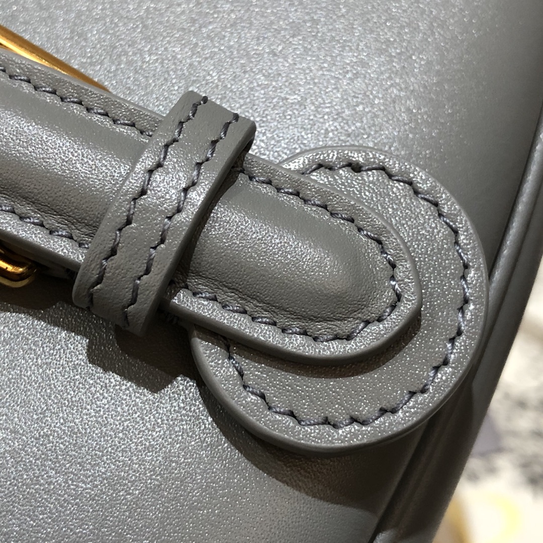 Dior Large Bobby Bag in Grey - Image 9