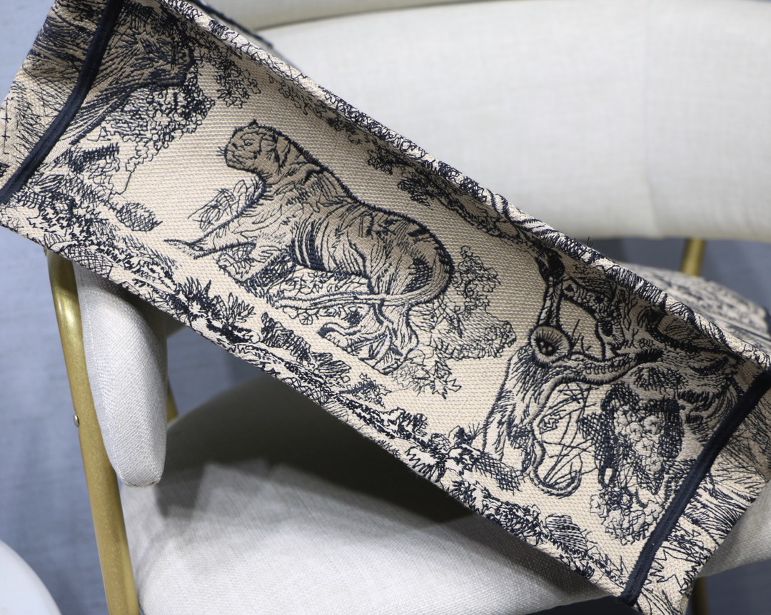 Dior Large Book Tote Bag in Black&White Tiger Embroidery - Image 7