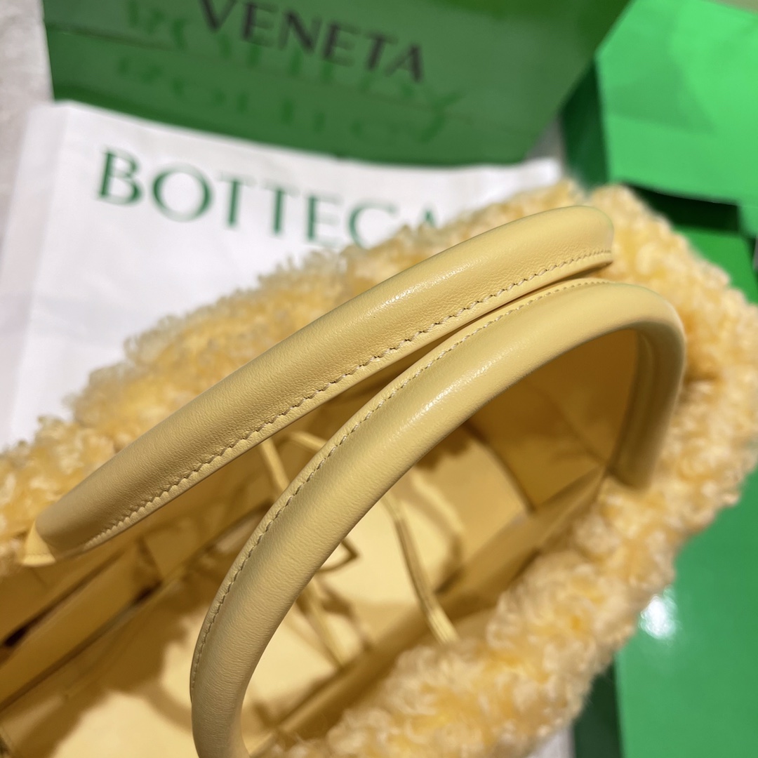Bottega Veneta Arco Tote Bag - Image 7