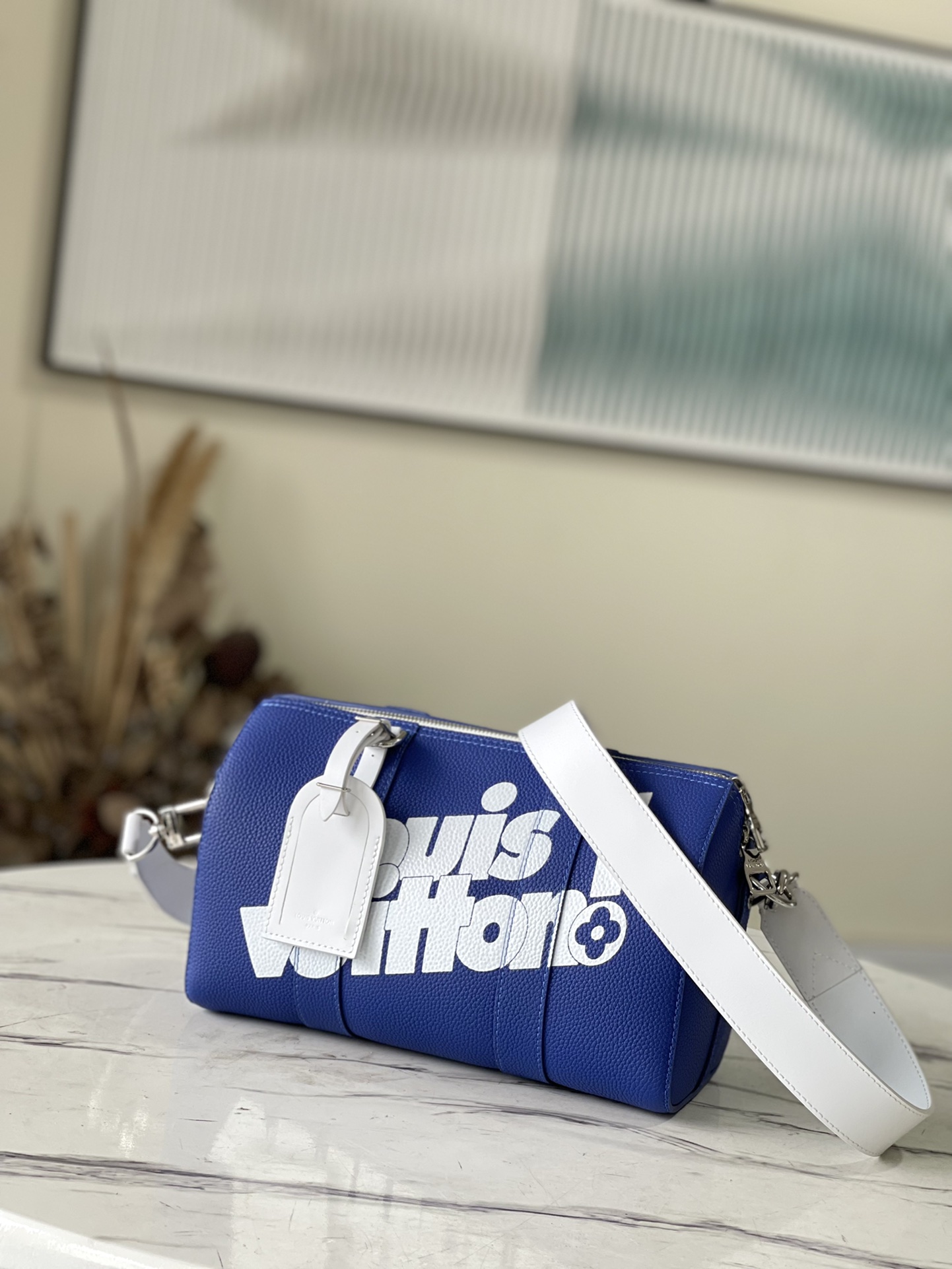 db9bf2_31a90da1669c470097dd1331e354487bmv2.jpg Louis Vuitton Bag - Image 1