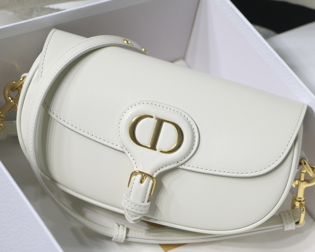 Dior Bobby East-West Underarm Bag in White Calfskin - Image 4