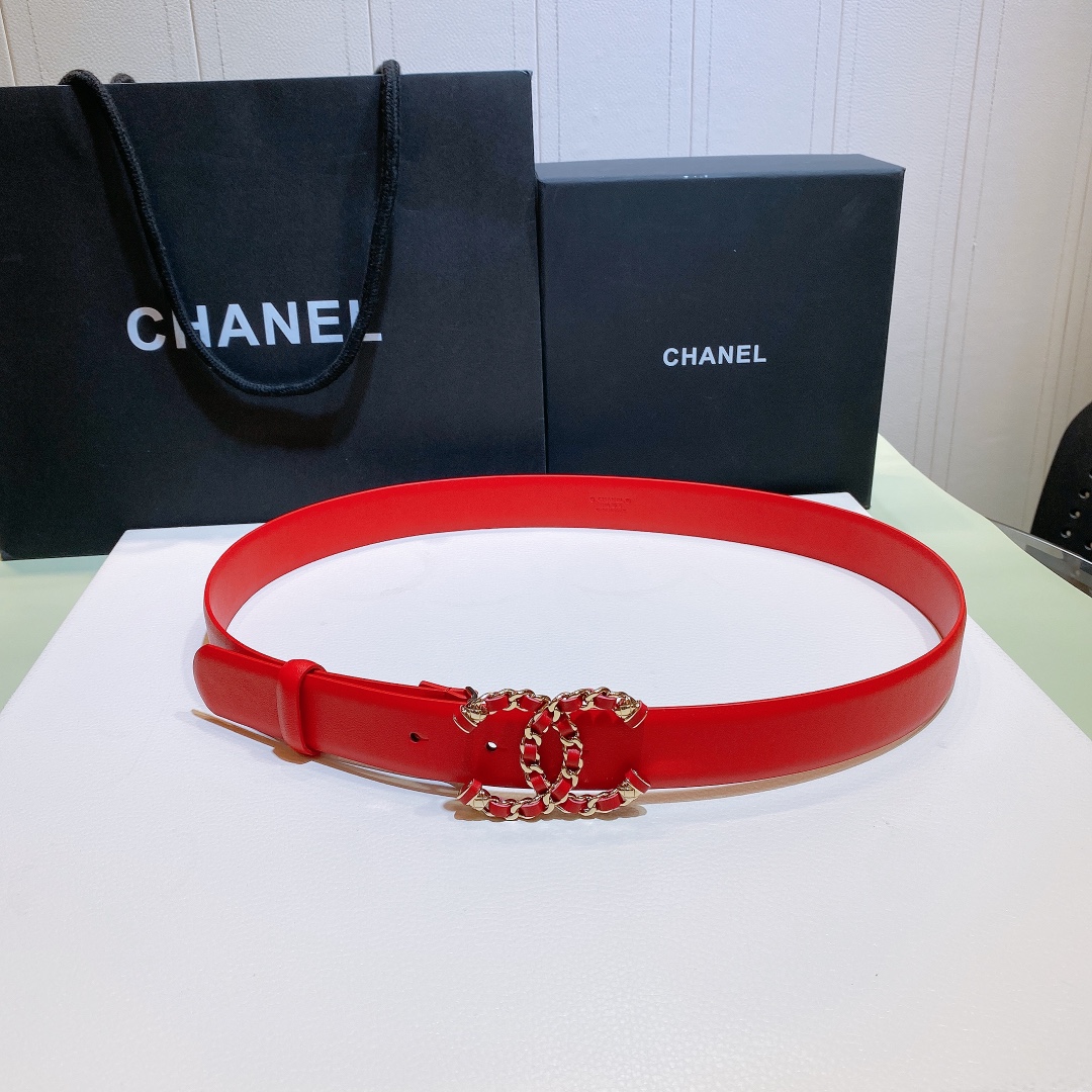 db9bf2_3510c4ff62414104860664cac2c801c0mv2.jpg Chanel CC Chain Buckle Leather Belt - Image 1