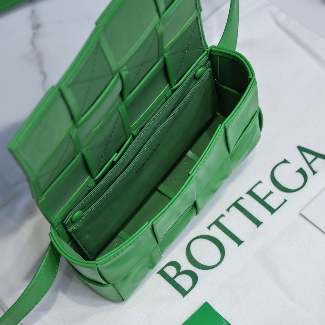 Bottega Veneta Bag - Image 9