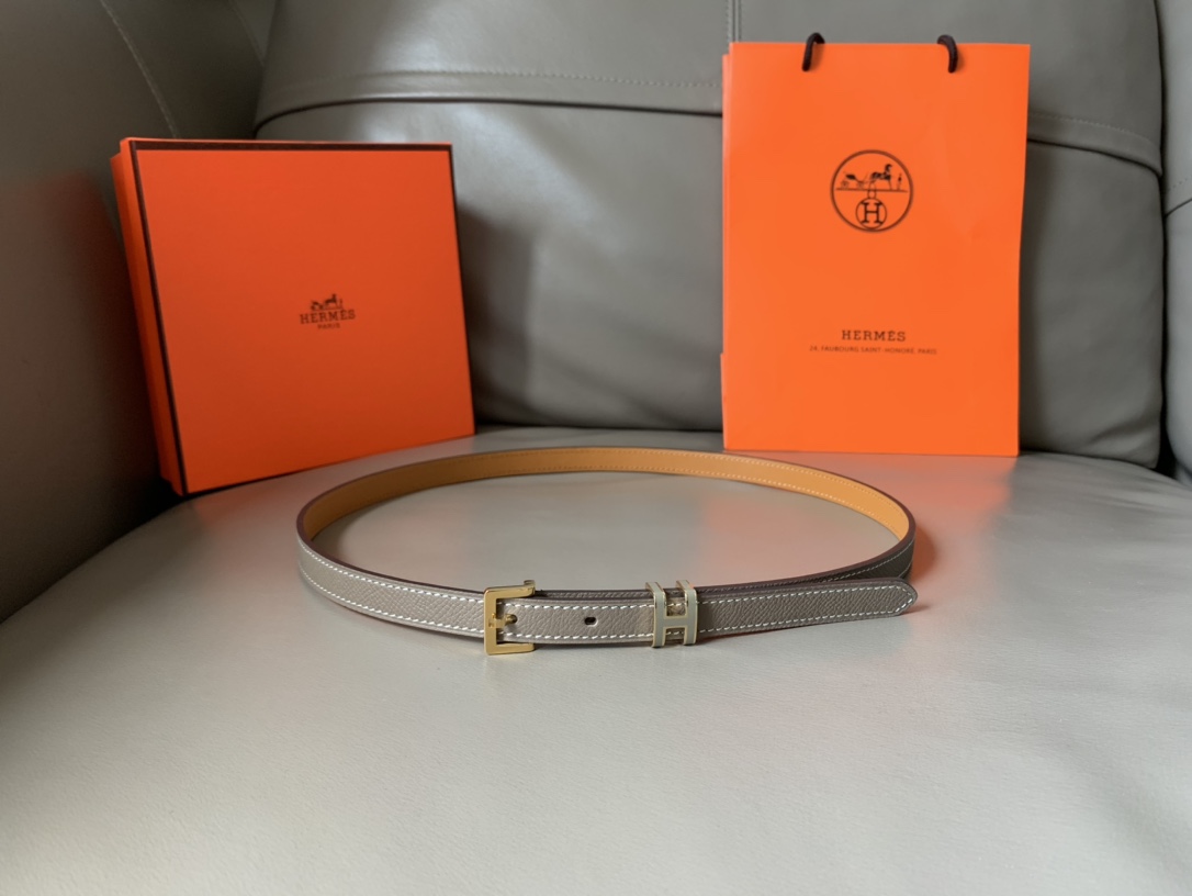 db9bf2_380b4e2506b0465496cdca33b53601demv2.jpg Hermès Pop H 15 Belt - Image 1