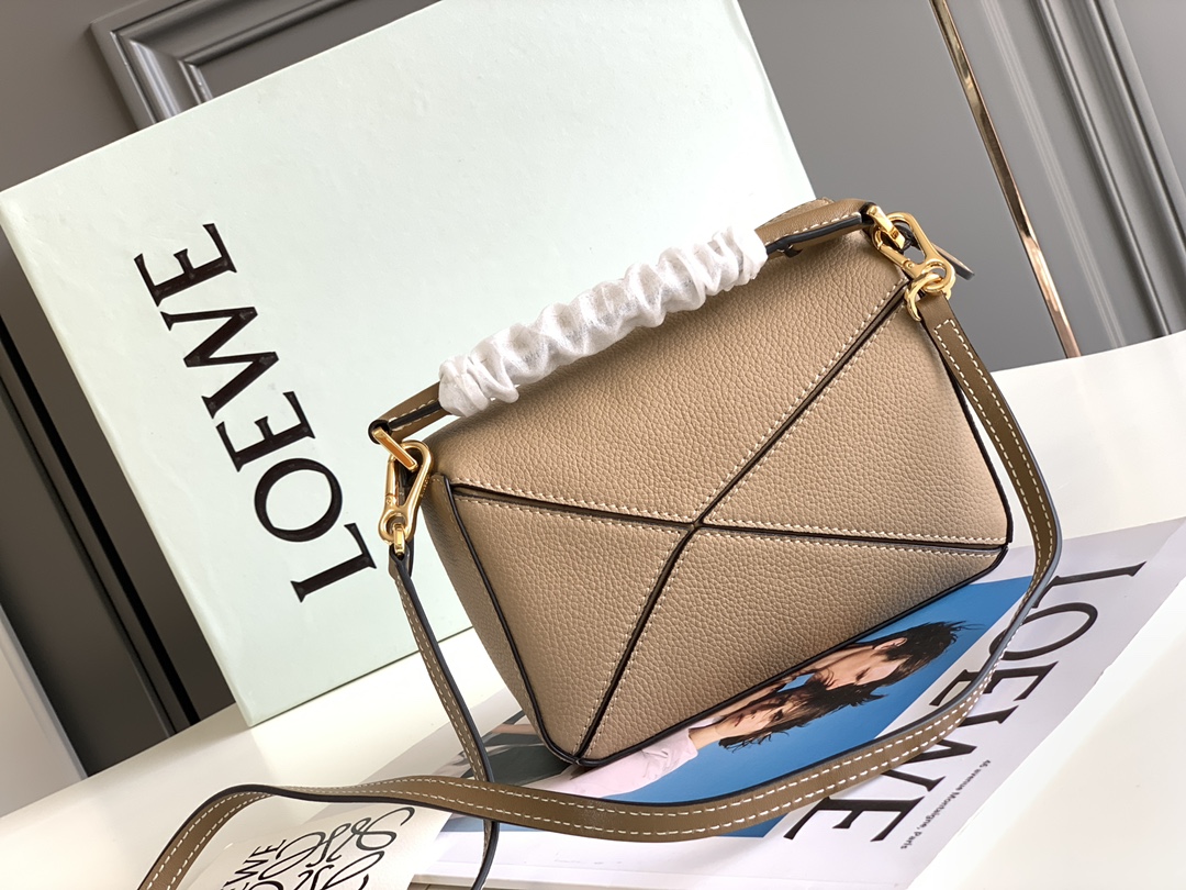Loewe Bag - Image 3