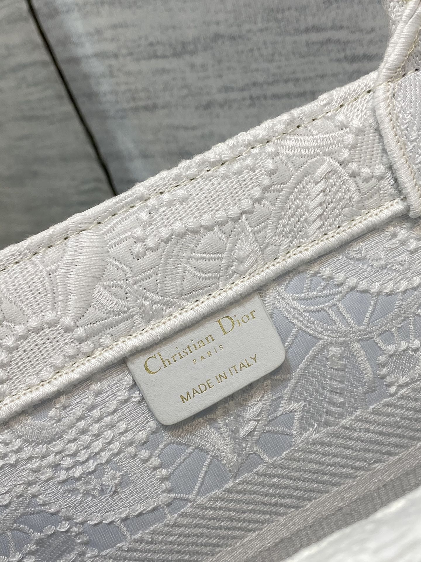 Dior Small Tote Bag in White - Image 9