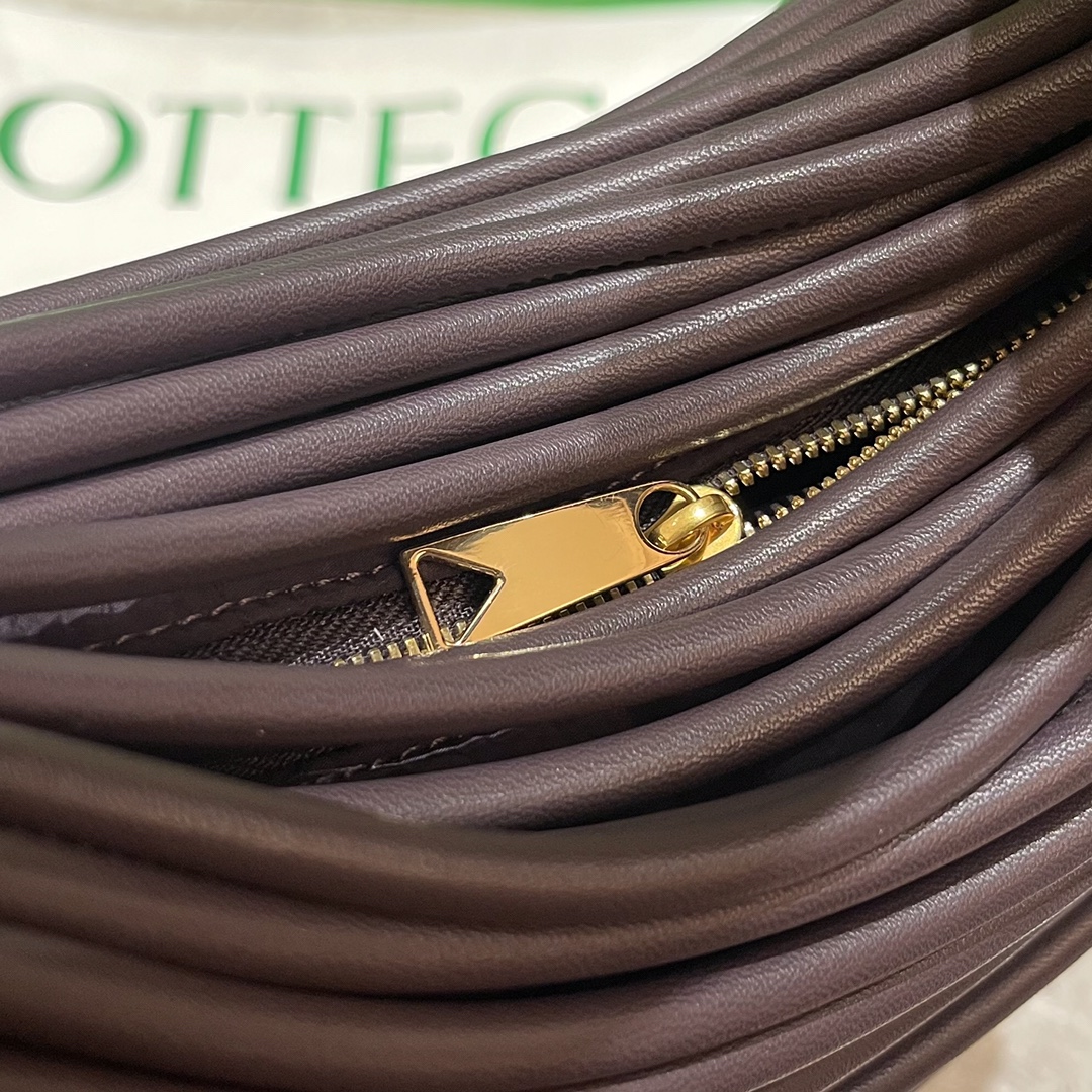Bottega Veneta Bag - Image 10