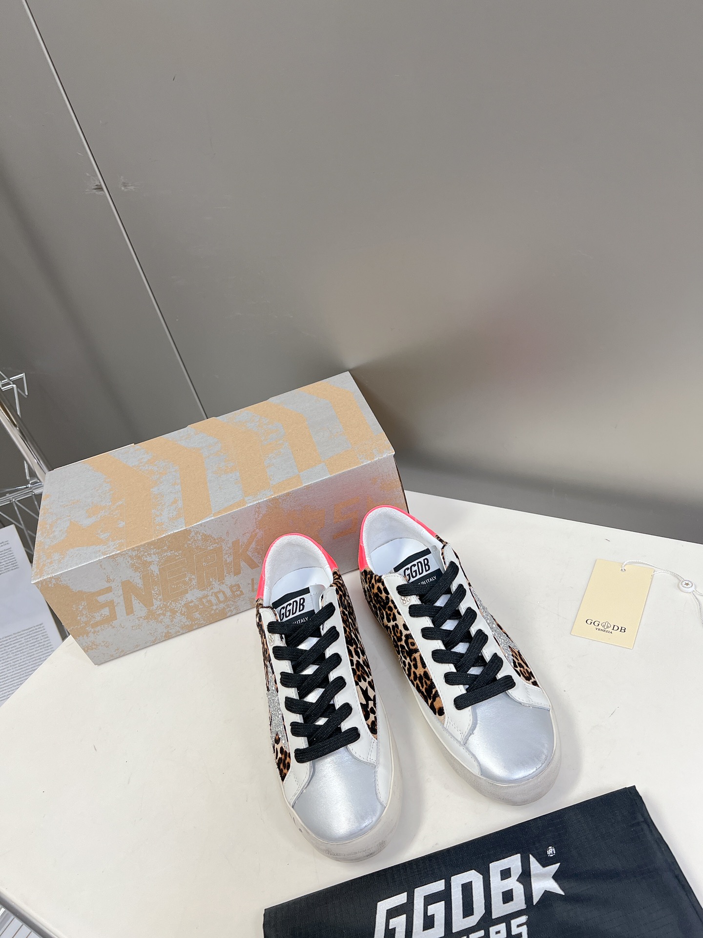 db9bf2_3bdd318ba35f4e219129542eab0a30b6mv2.jpg Golden Goose Shoes - Image 1