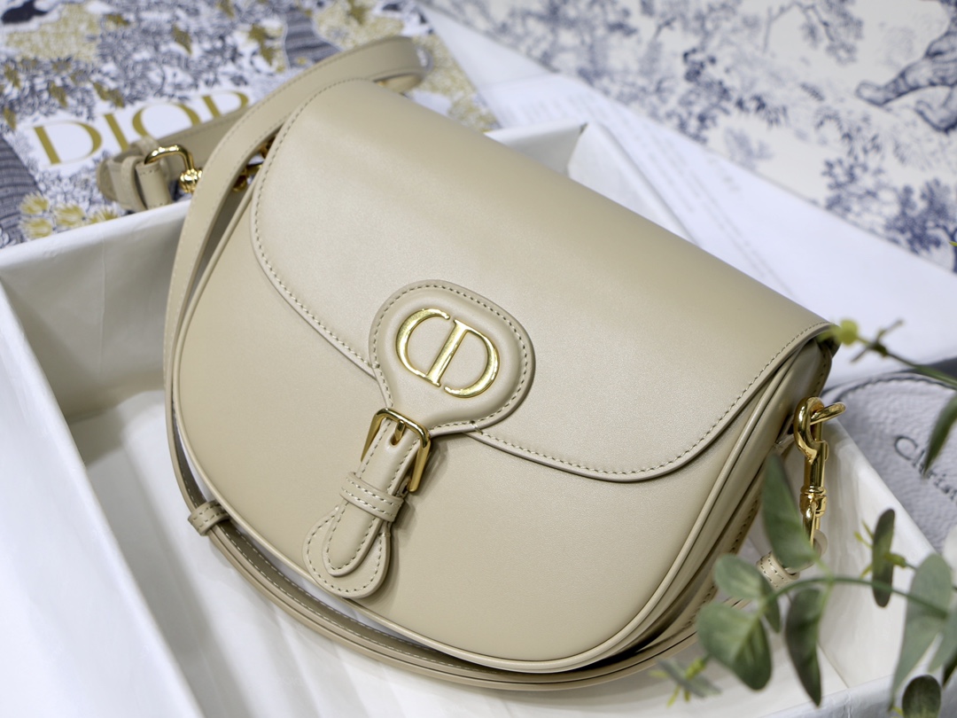 Dior Medium Bobby Bag in Apricot Leather - Image 3