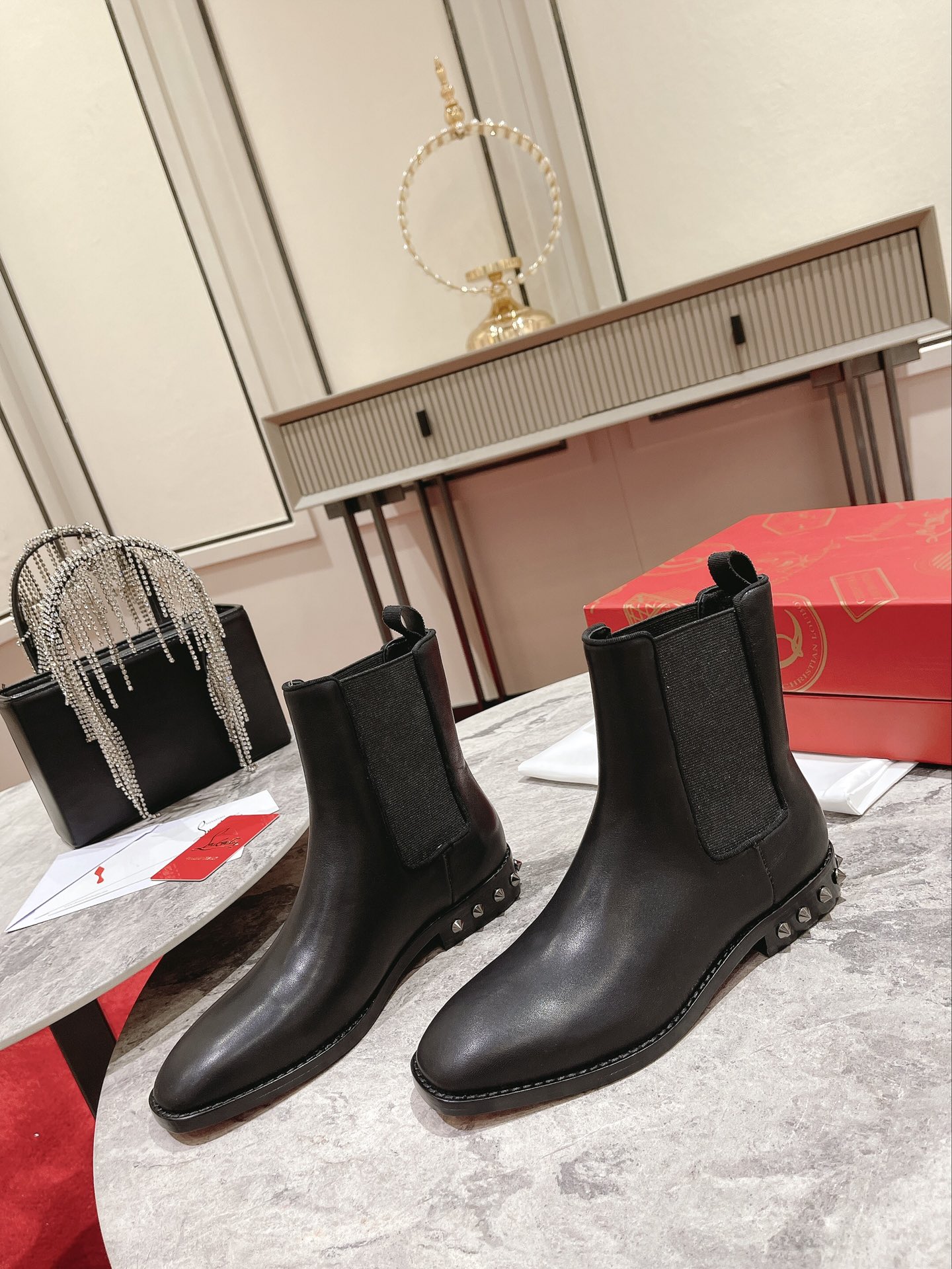 db9bf2_3ff8a9d3ded24c2c9b882515c4f6dde6mv2.jpg Louboutin - Image 1