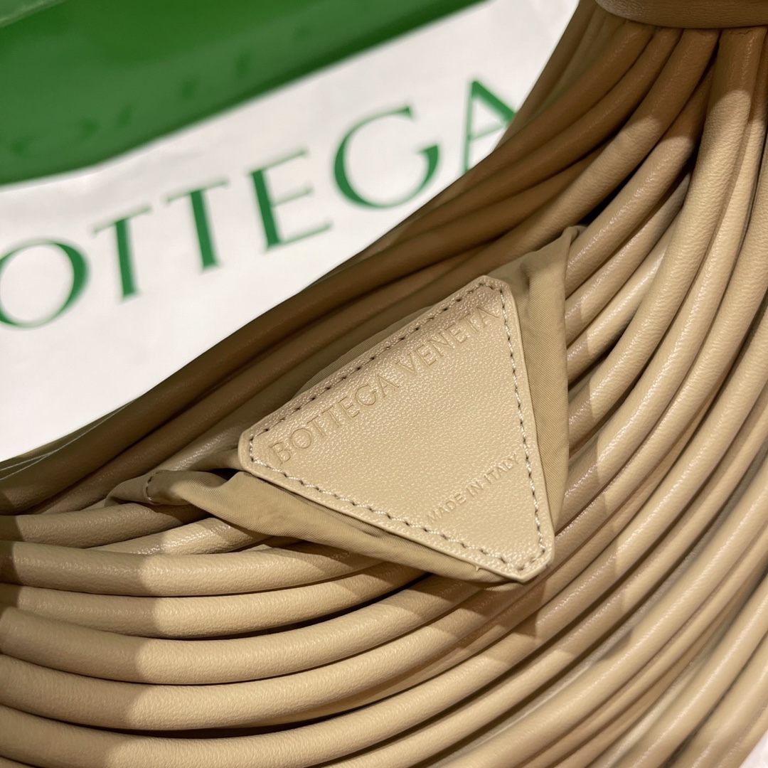 Bottega Veneta Bag - Image 9