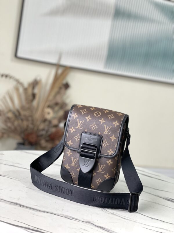 Louis Vuitton Archy Small Messenger Bag in Monogram