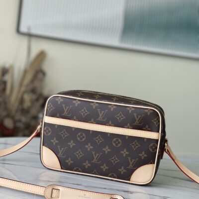 Louis Vuitton Medium Messenger Bag in Monogram Canvas