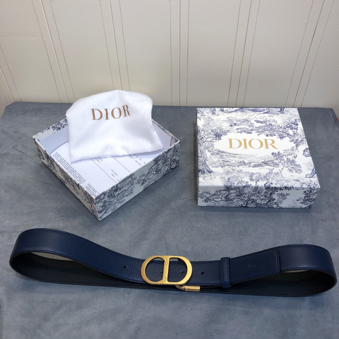 db9bf2_42024ae88f3044ea92bc32eb6ef728a6mv2.jpg Dior Double-sided Leather Belt - Image 1