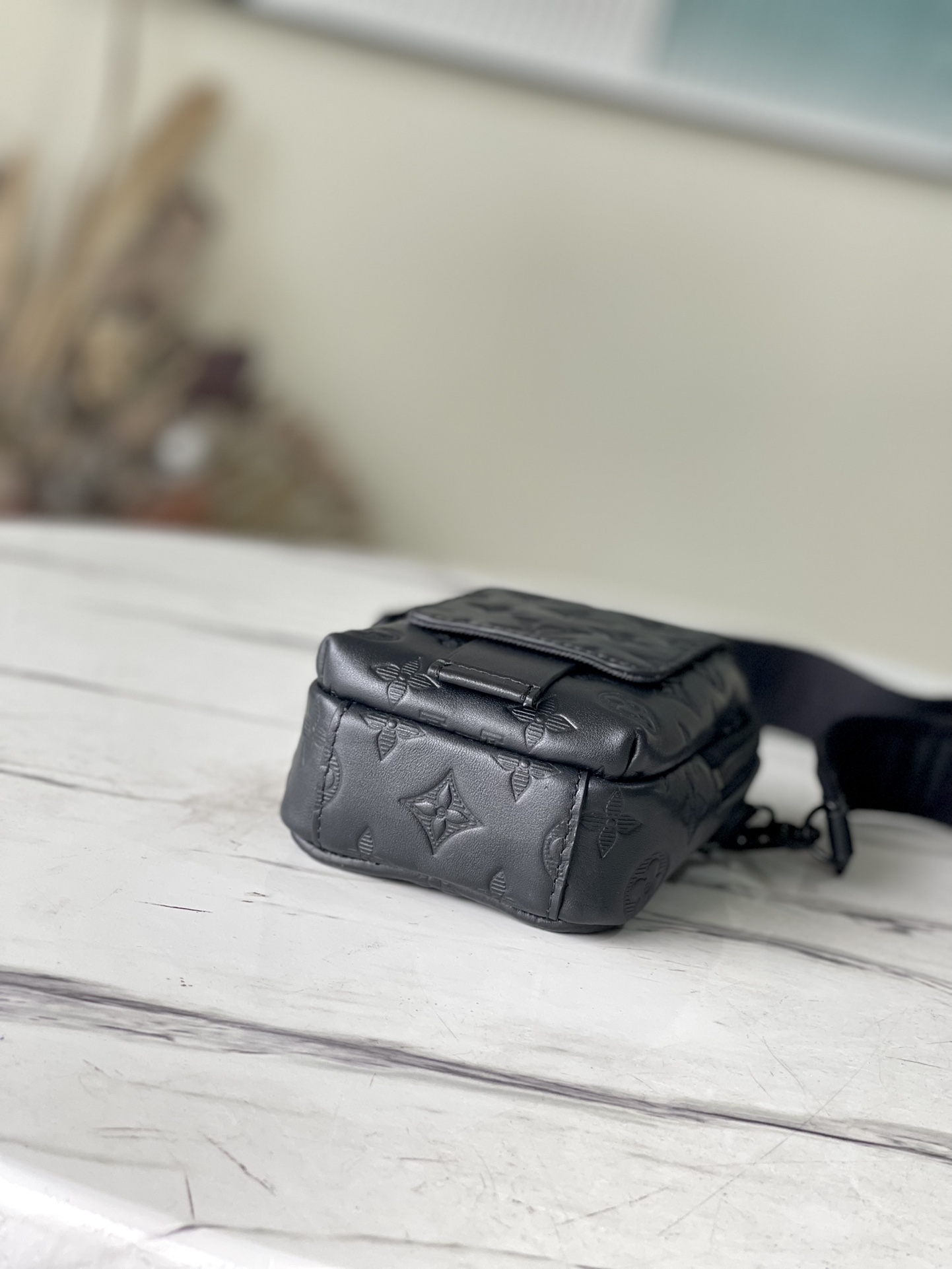 Louis Vuitton Shouder Strap Phone Case - Image 5