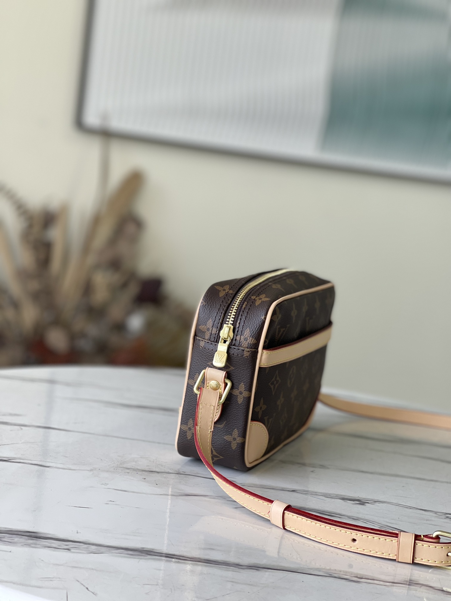 Louis Vuitton Small Messenger Bag in Monogram Canvas - Image 4