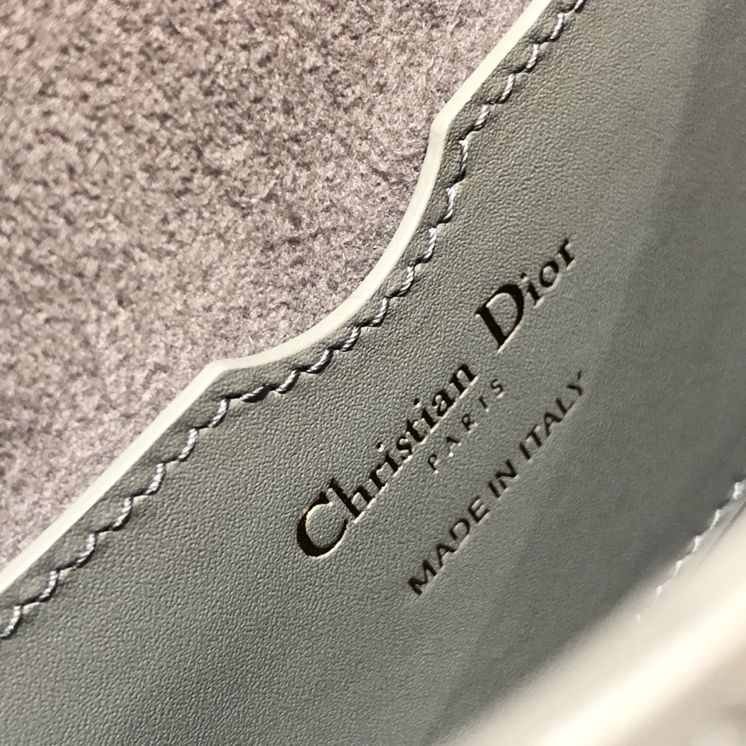 Dior Large Bobby Bag in Grey - Image 8