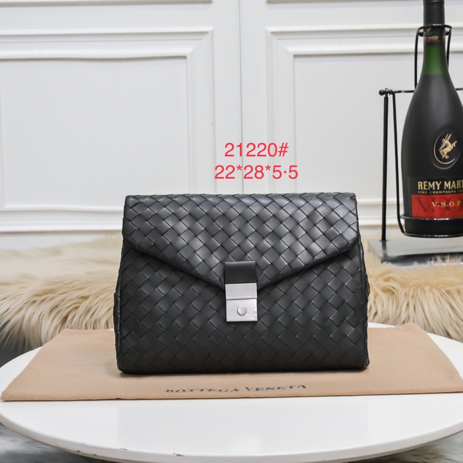 db9bf2_4781327e5eb44bf4bebef9e13e3062ccmv2.jpg Bottega Veneta Shoes - Image 1