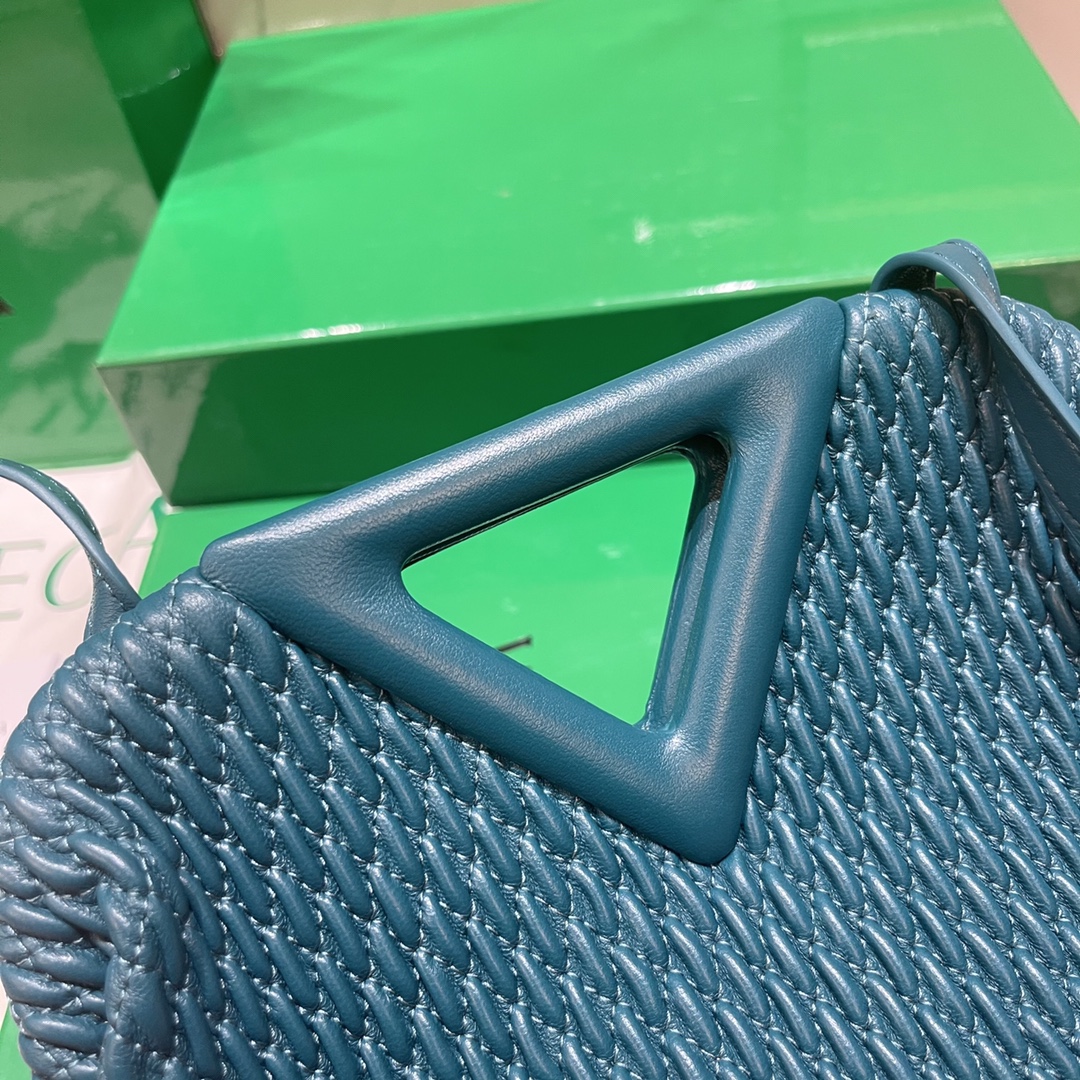 Bottega Veneta Bag - Image 4