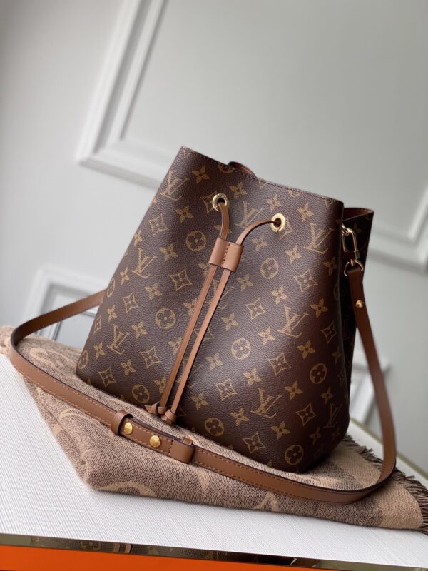 Louis Vuitton NéoNoé MM Brown Jean Bag